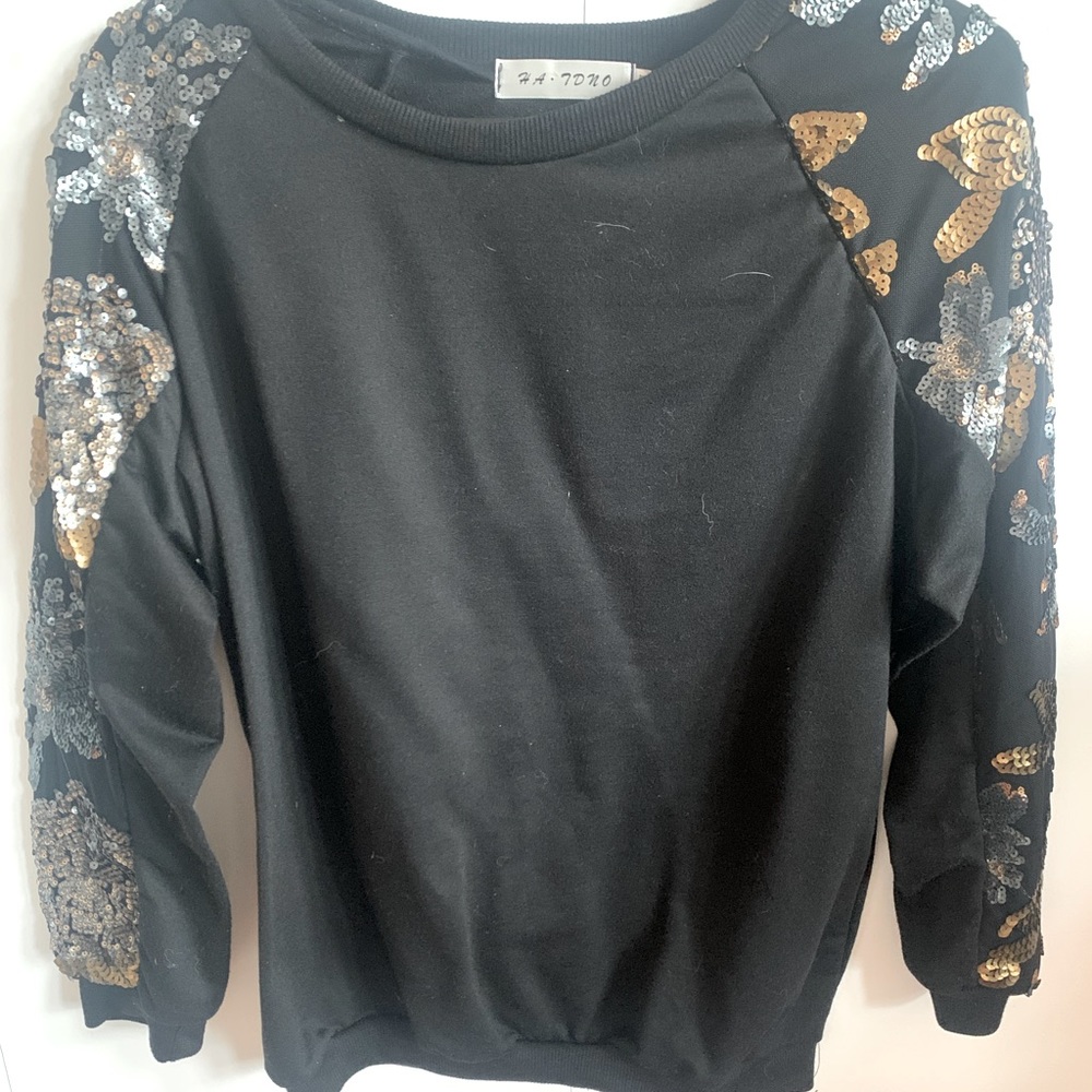 Black Sweatshirt Embroidered Sleeves